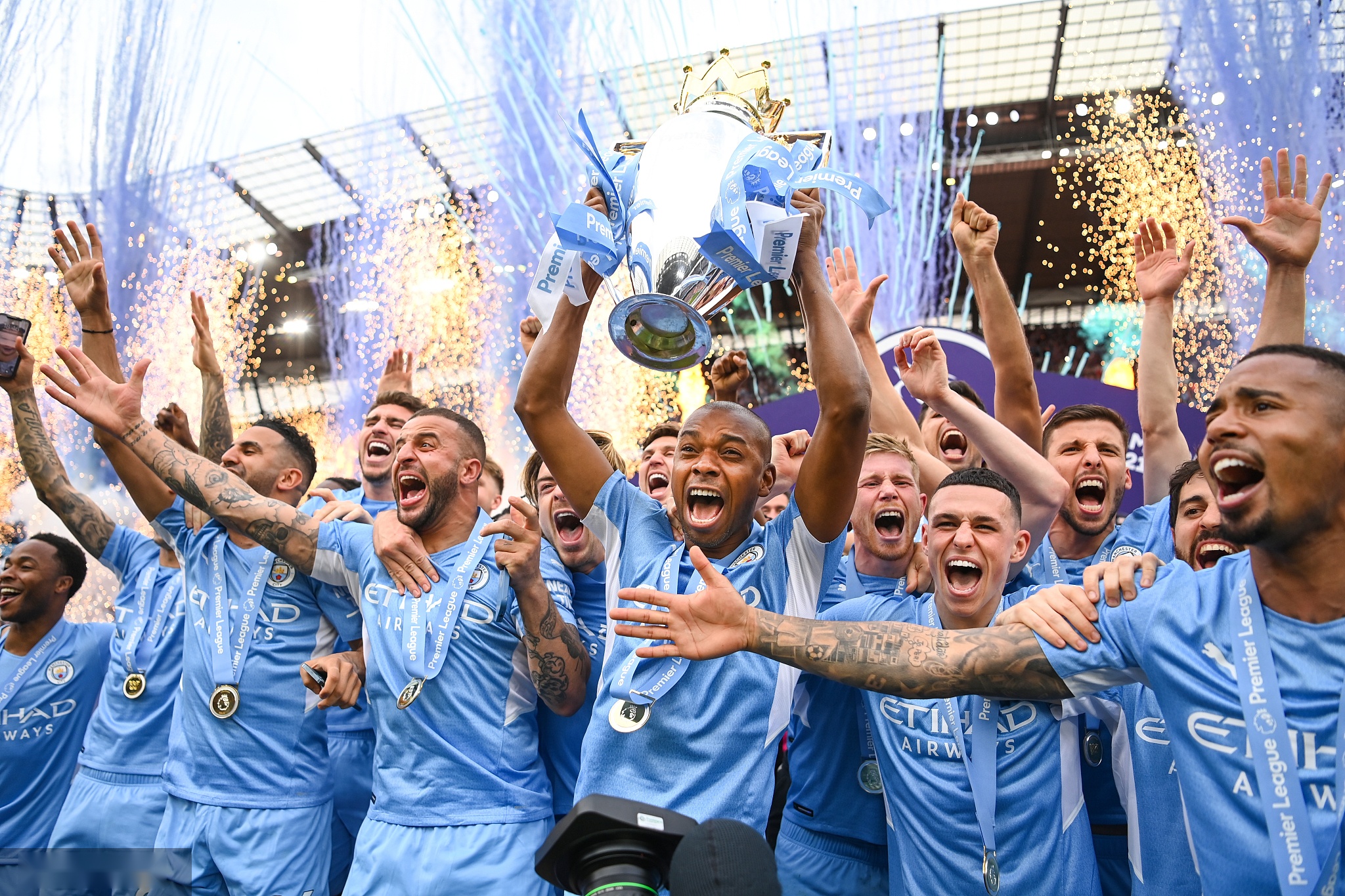 论员津津乐 论员津津乐